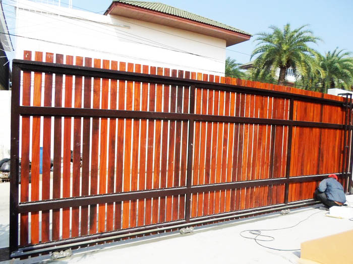 บริษัท แด็ด ออโต้ดอร์ จำกัด 